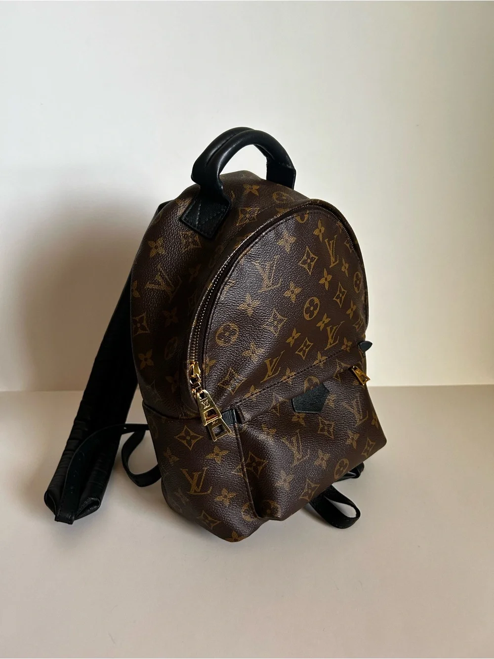 Louis Vuitton compact louis